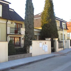 villa-olivia.praguehotelsweb.com/