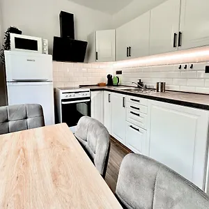 apartment-lilly.spindleruvmlyn-hotels.com/